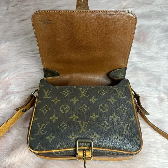 🟥 SOLD! Louis Vuitton Cartouchiere MM Monogram Crossbody Bag - Picture 14 of 17